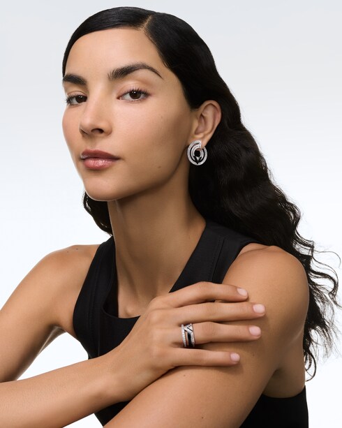 Jewelry Earrings Pure V Hoops, White Gold, Onyx and Diamonds | Louis Vuitton ®