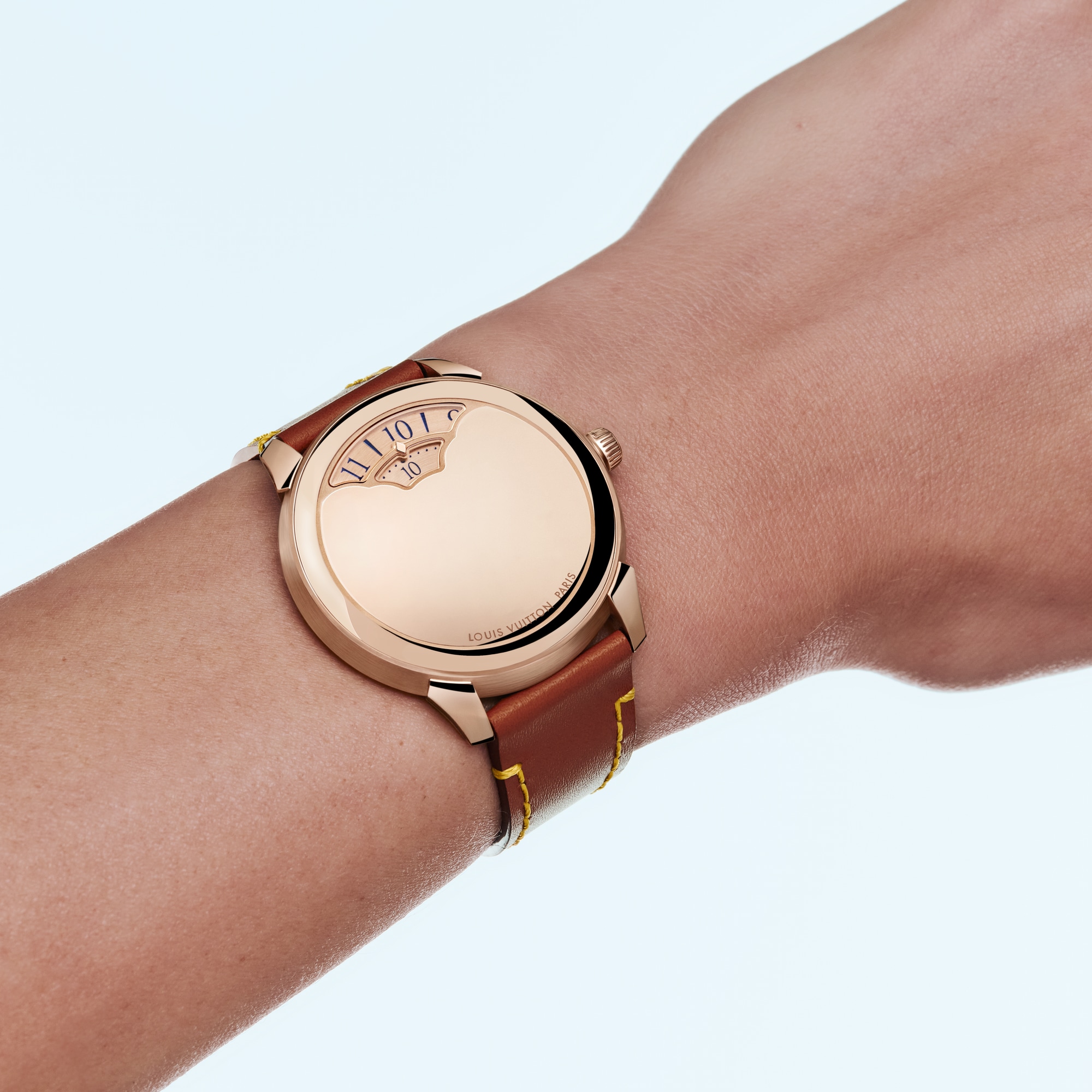  Todos los relojes } Reloj Tambour Convergence automático de 37 mm en oro rosa | Louis Vuitton ® (Ampliar producto)