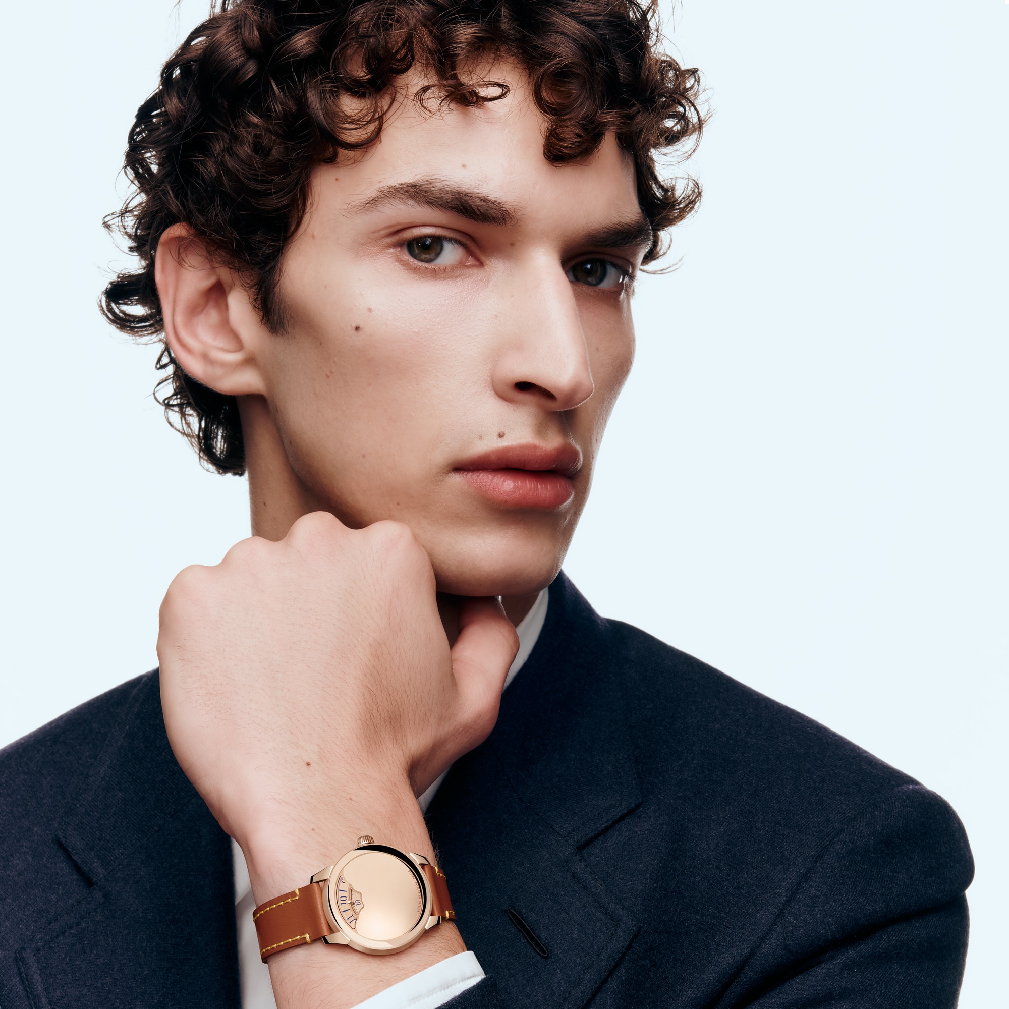  Todos los relojes } Reloj Tambour Convergence automático de 37 mm en oro rosa | Louis Vuitton ® (Ampliar producto)