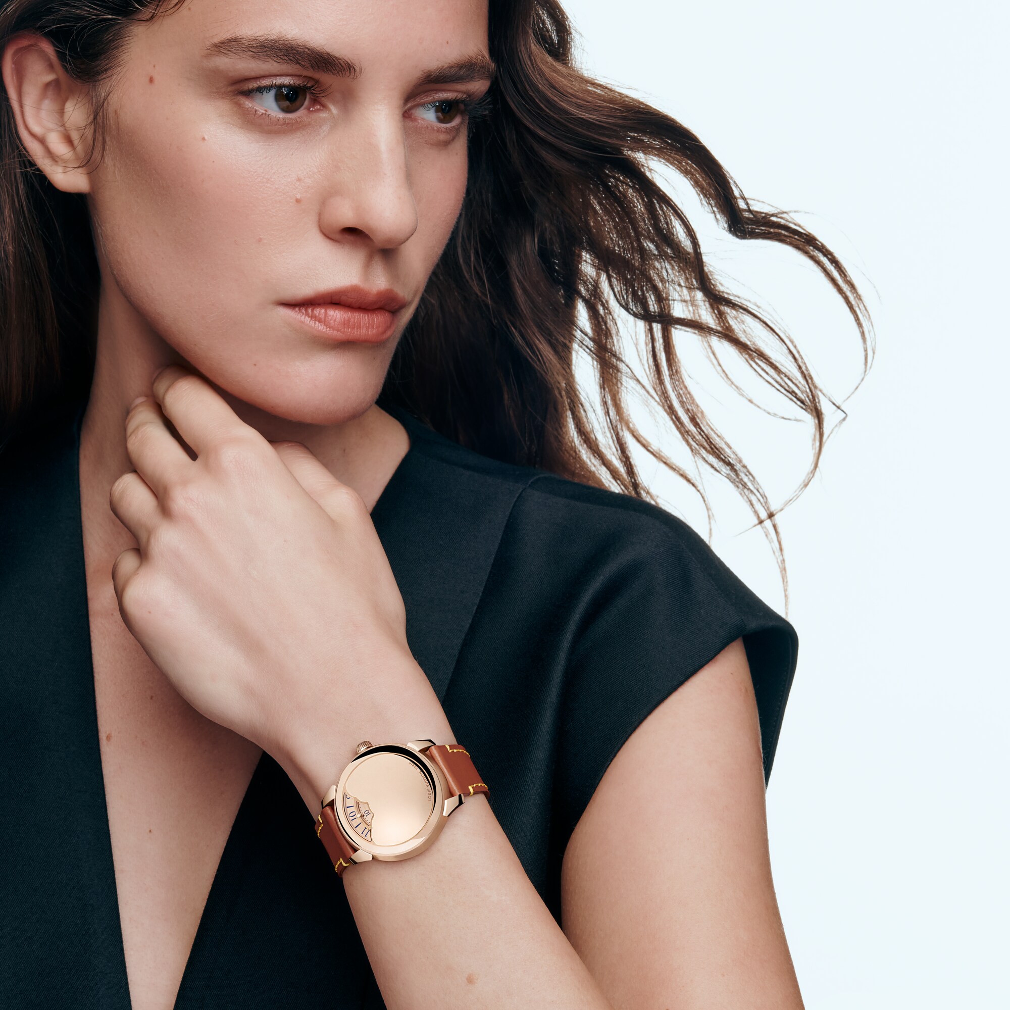 Todos los relojes } Reloj Tambour Convergence automático de 37 mm en oro rosa | Louis Vuitton ® (Ampliar producto)