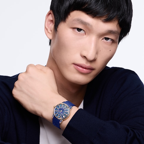 Todos los Relojes } Reloj Tambour Spin Time, automático de 39.5 mm en oro rosa, ópalo y zafiros | Louis Vuitton ® (Ampliar producto)