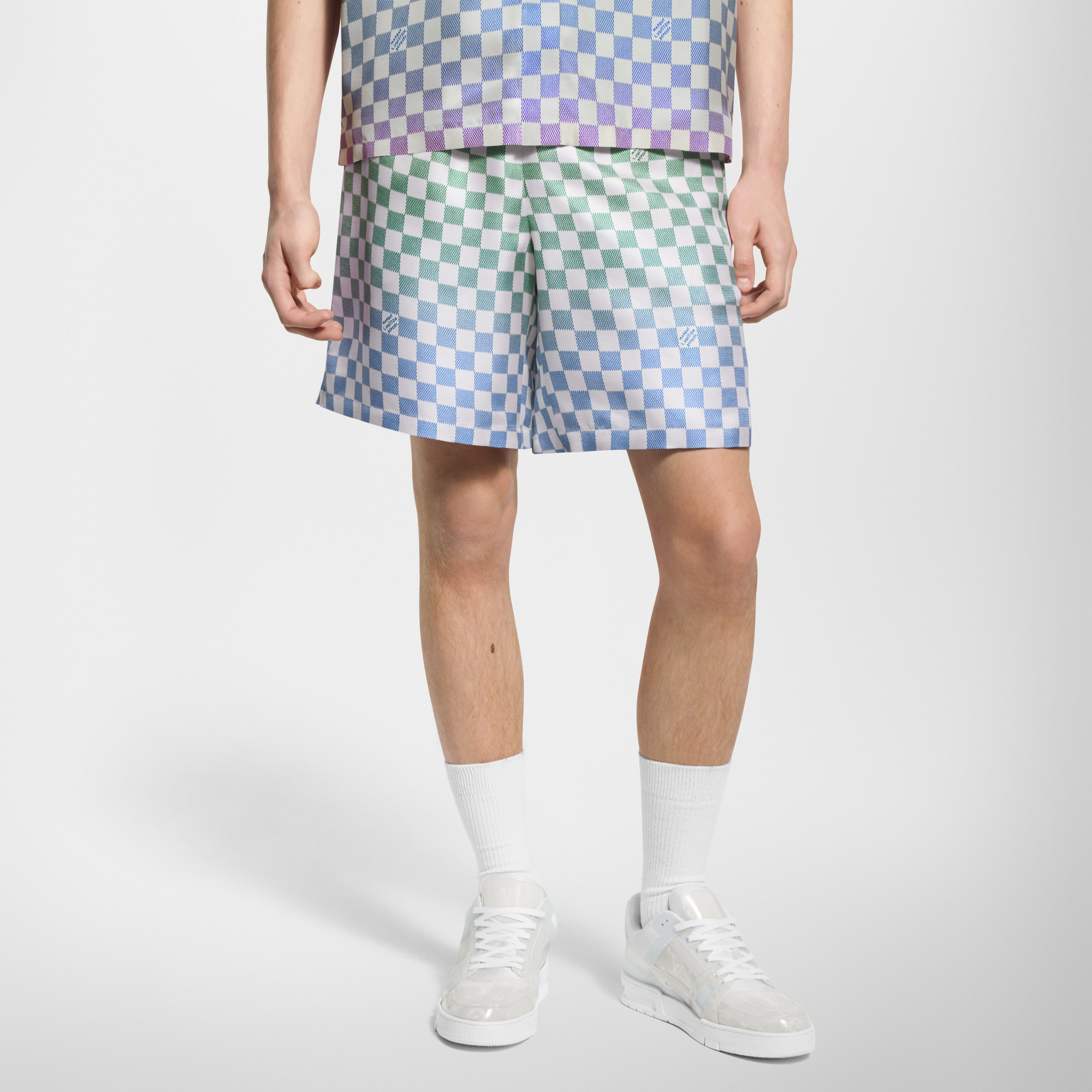 Ready to Wear Pantalones Shorts de seda Damier estampados | Louis Vuitton ® (Ampliar producto)