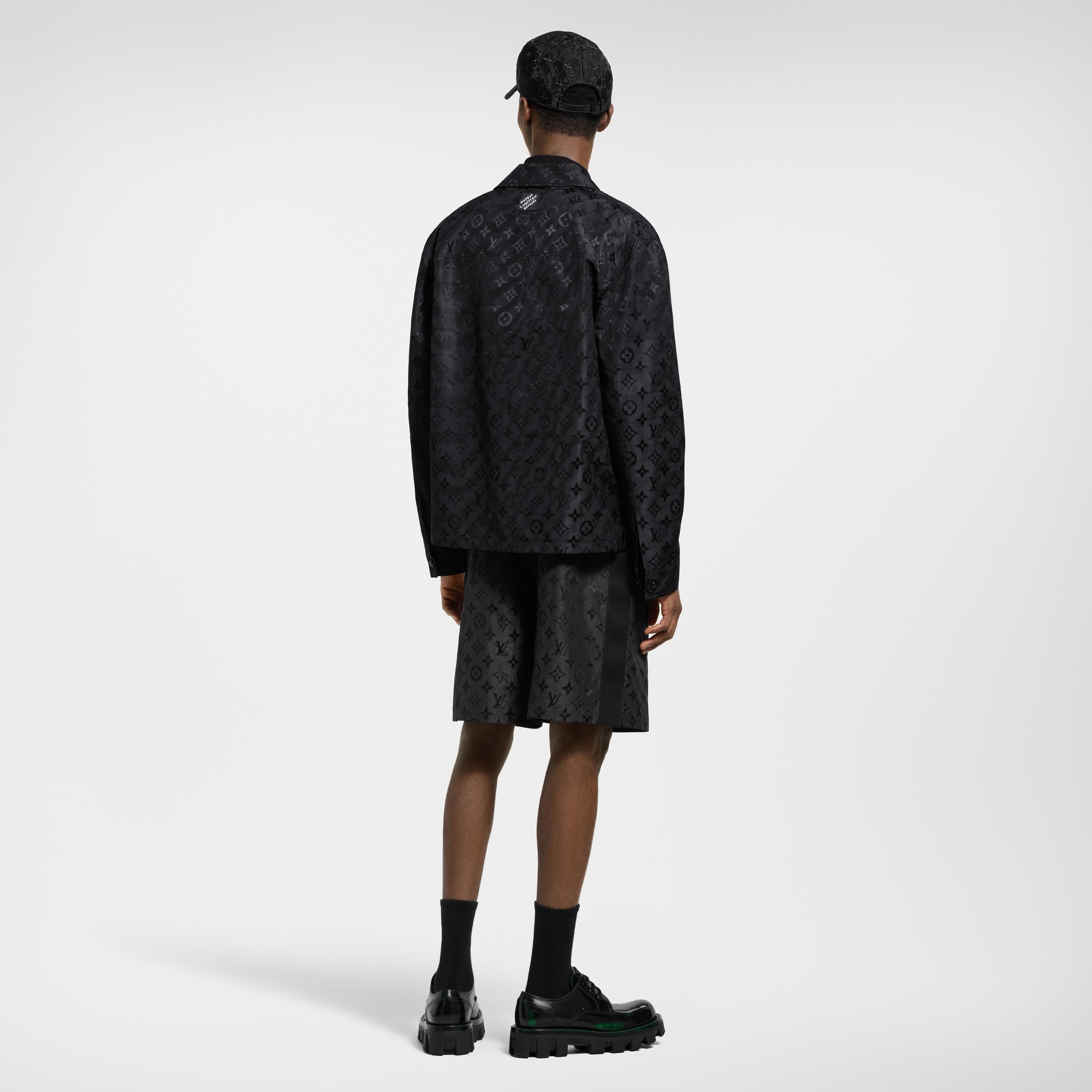  Ready to Wear Cazadoras y abrigos Sobrecamisa Monograma en seda con acabado de muaré | Louis Vuitton ® (Ampliar producto)