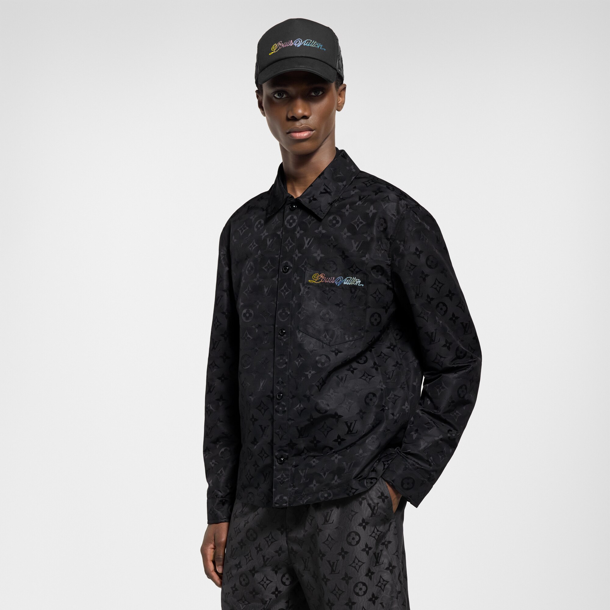  Ready to Wear Cazadoras y abrigos Sobrecamisa Monograma en seda con acabado de muaré | Louis Vuitton ® (Ampliar producto)