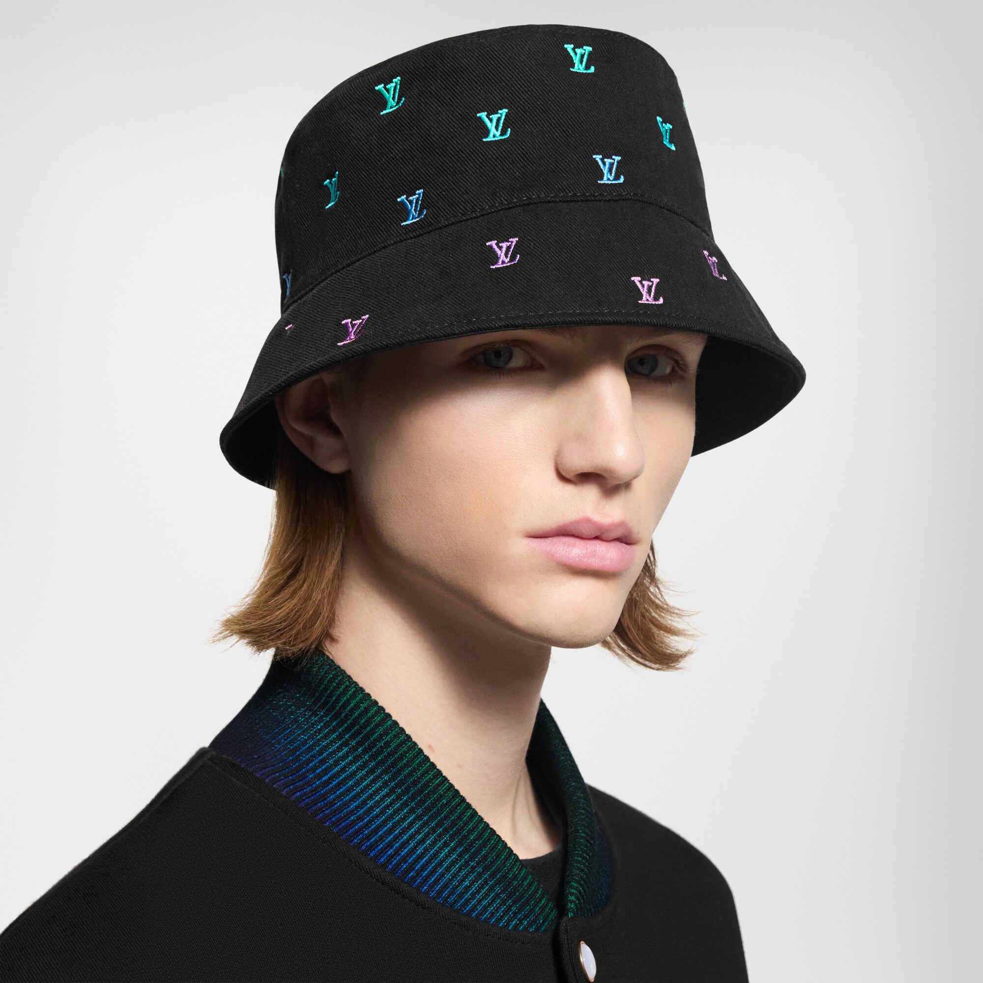 S00 Accesorios Sombreros, gorros y guantes Sombrero de pescador reversible de denim LV Blason | Louis Vuitton ® (Ampliar producto)