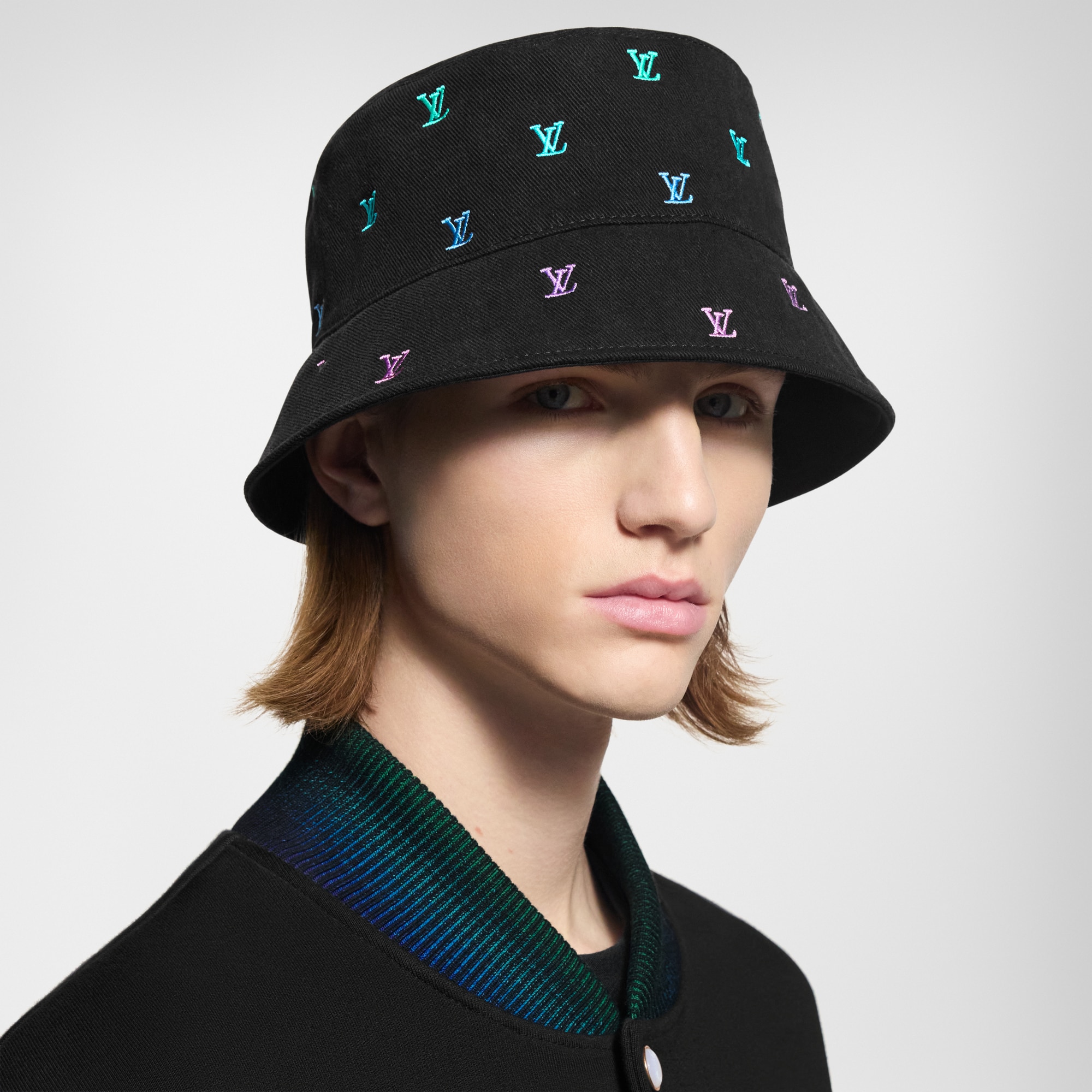 S00 Accesorios Sombreros, gorros y guantes Sombrero de pescador reversible de denim LV Blason | Louis Vuitton ® (Ampliar producto)