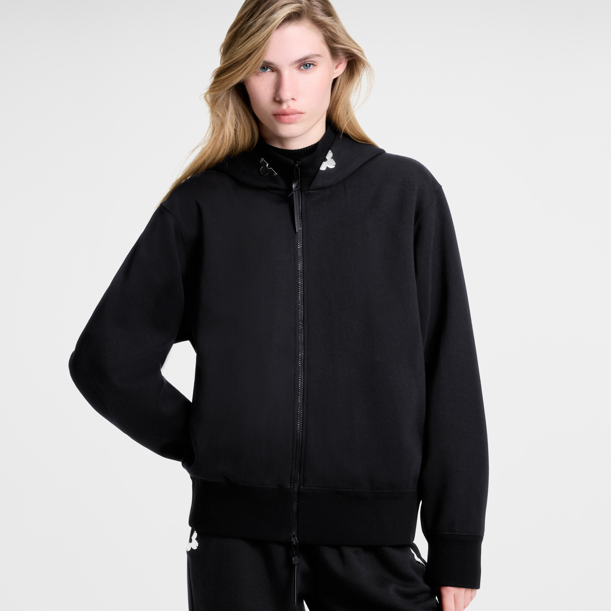  Ready to Wear Abrigos y chaquetas Sudadera con distintivo Monograma | Louis Vuitton ® (Ampliar producto)