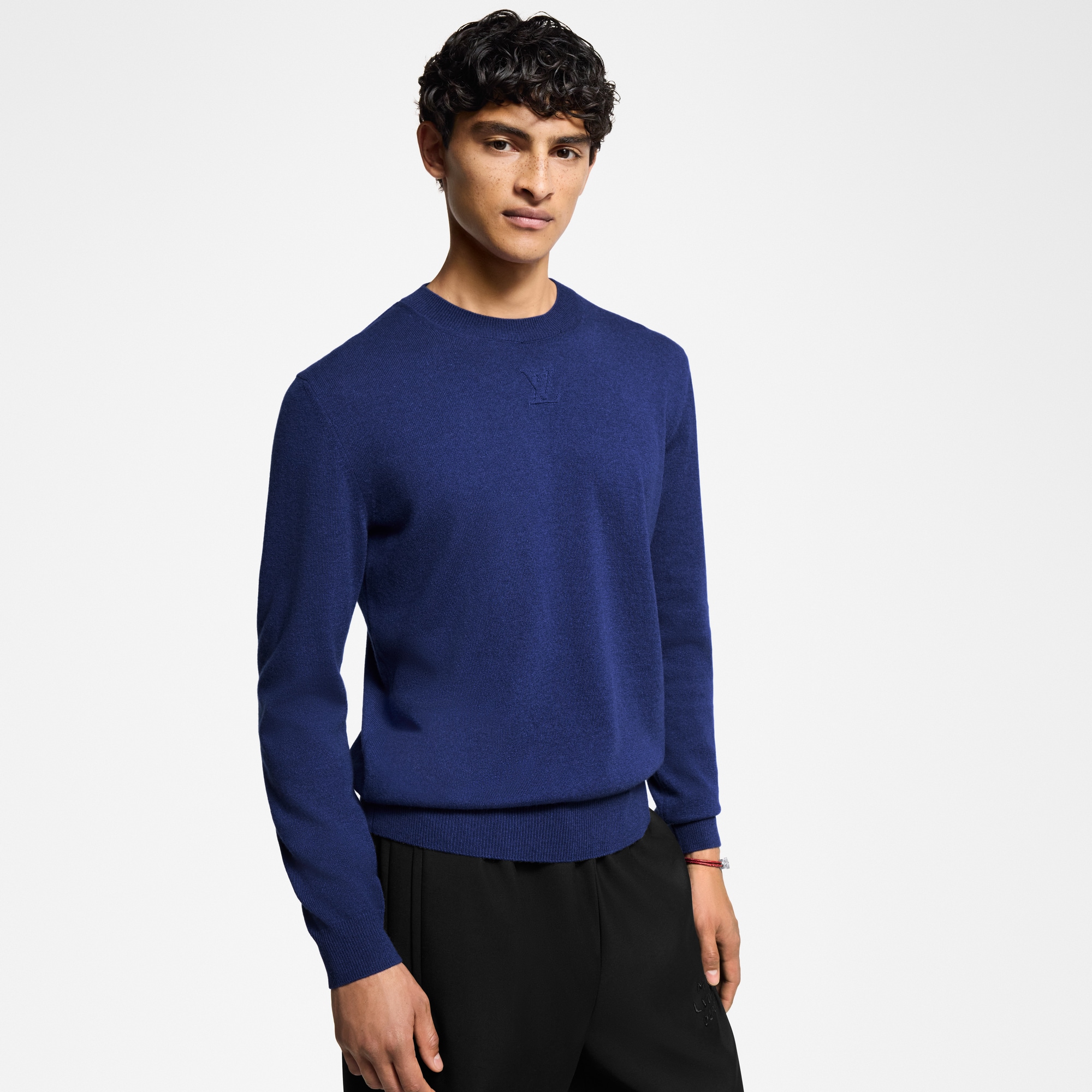  Ready to Wear Todo el Ready-To-Wear Suéter de cachemir con logotipo LV en relieve | Louis Vuitton ® (Ampliar producto)