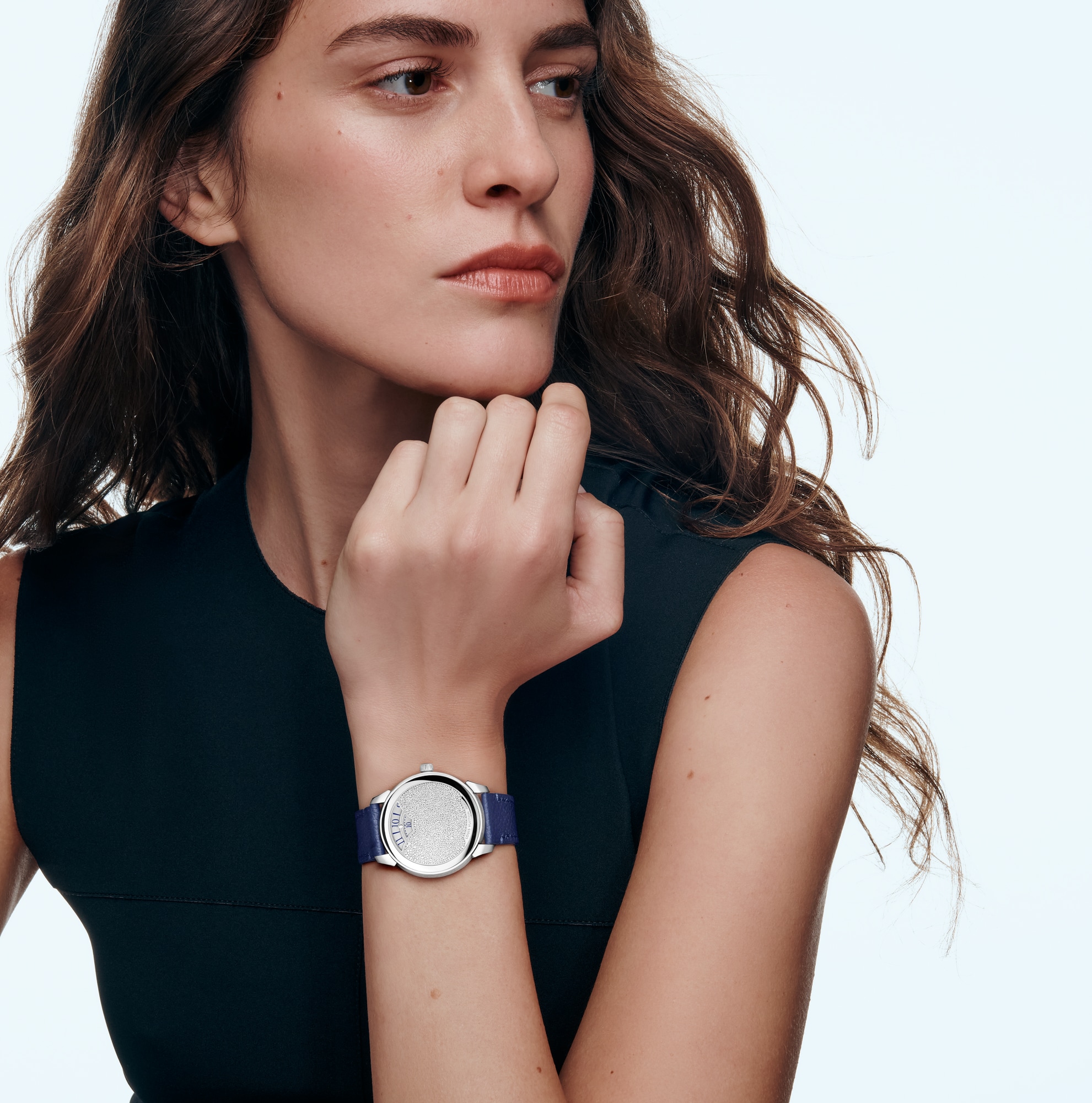  Todos los relojes } Tambour Convergence automático de 37 mm en platino y diamantes | Louis Vuitton ® (Ampliar producto)
