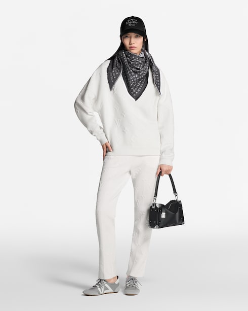 S00 Accessories Shawls The Favorite Triangle | Louis Vuitton ®