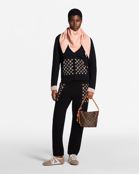 S00 Accessories Shawls The Favorite Triangle | Louis Vuitton ®