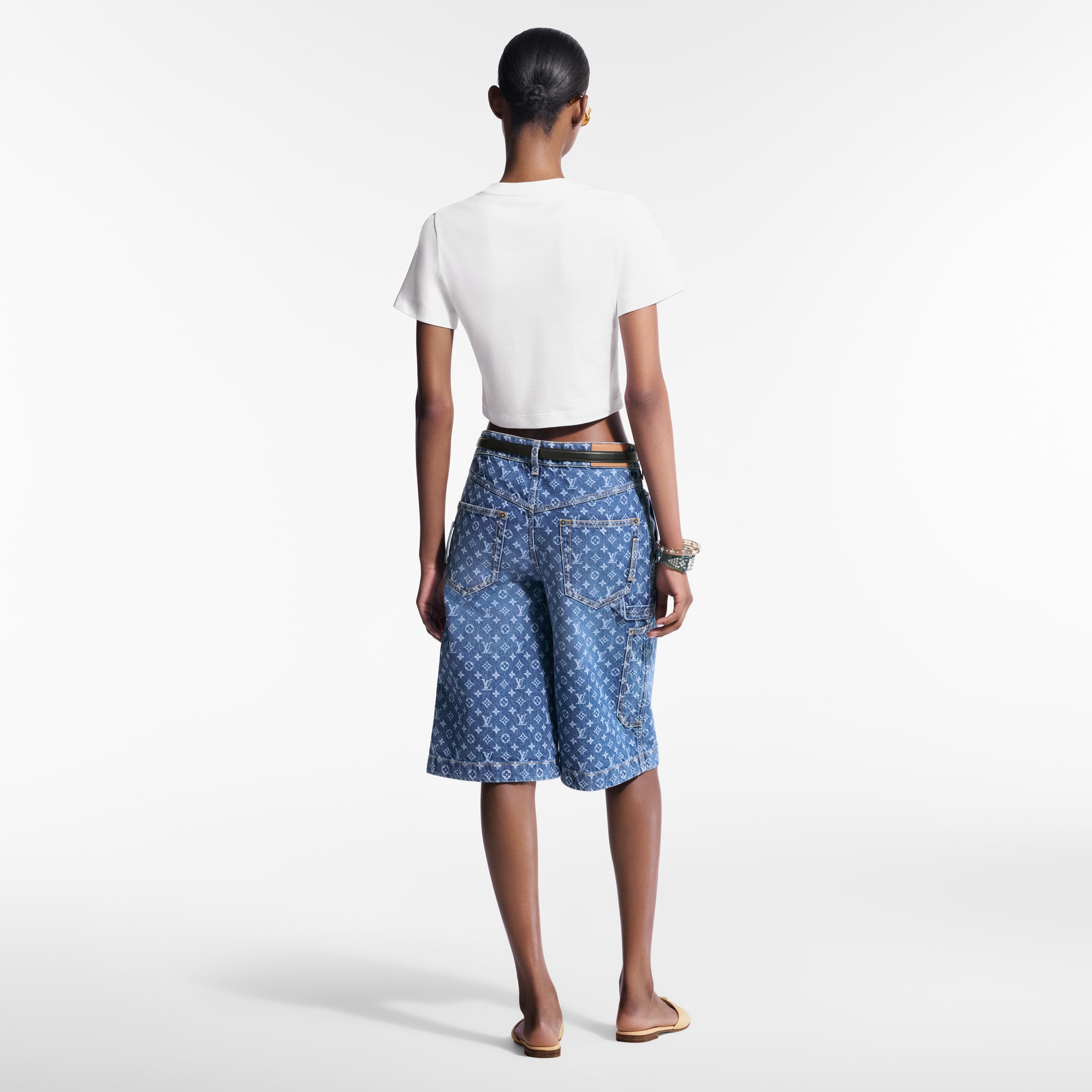  Ready to Wear Tops Top corto con distintivo en cursivas | Louis Vuitton ® (Ampliar producto)