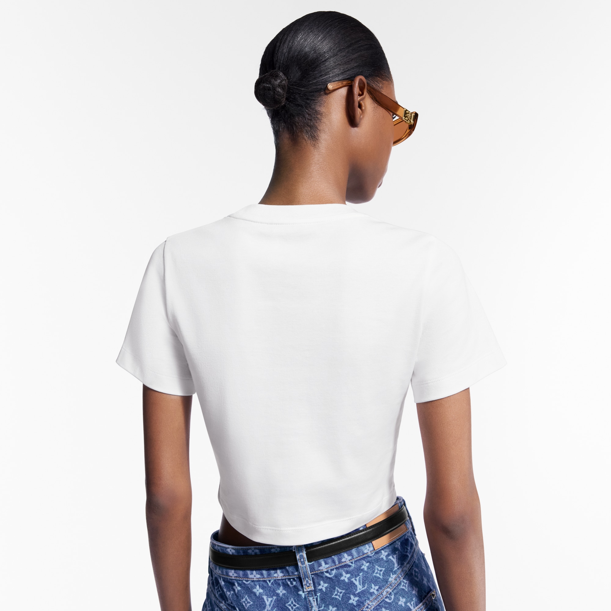  Ready to Wear Tops Top corto con distintivo en cursivas | Louis Vuitton ® (Ampliar producto)