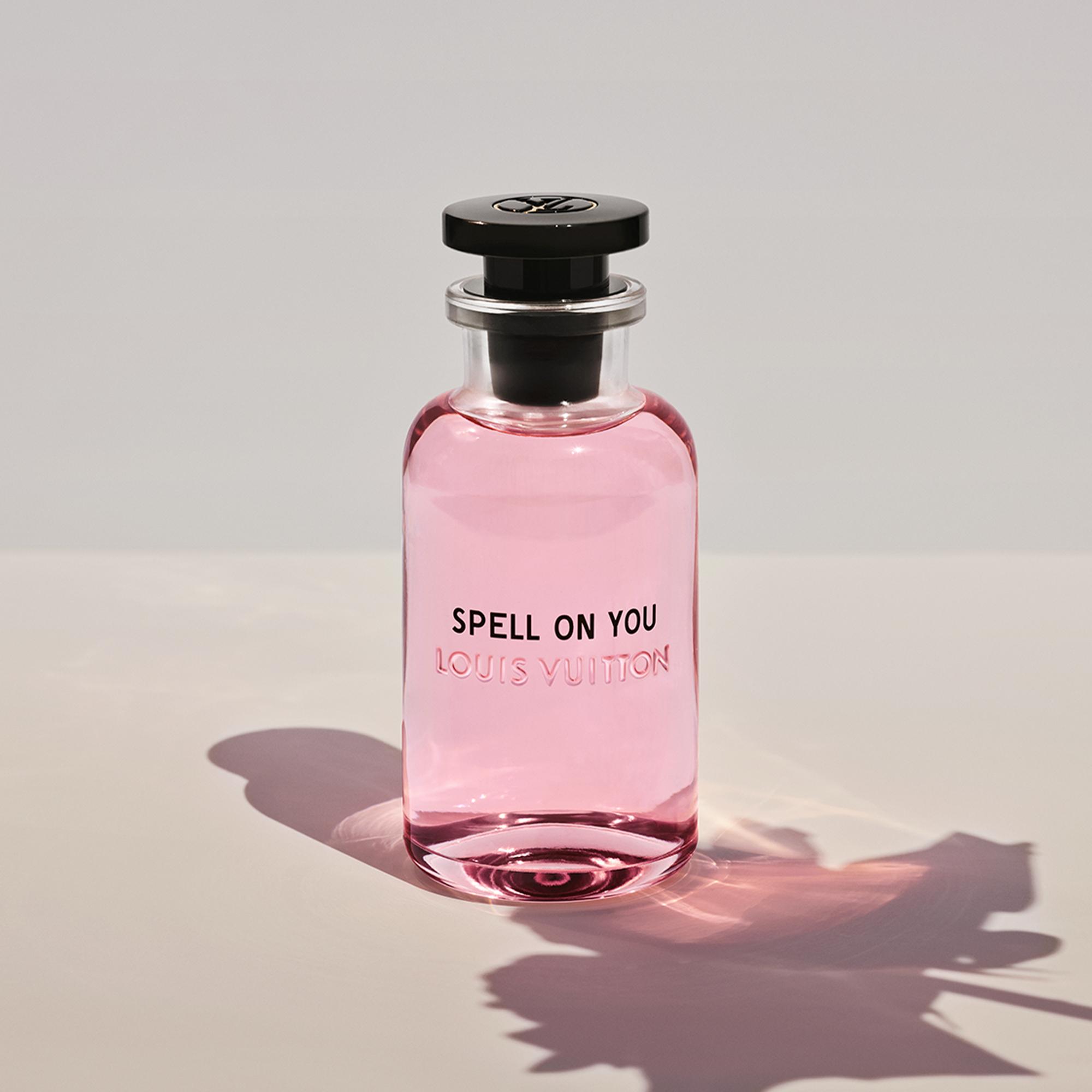  Colecciones Viajes Vaporizador de viaje Spell on You | Louis Vuitton ® (Ampliar producto)