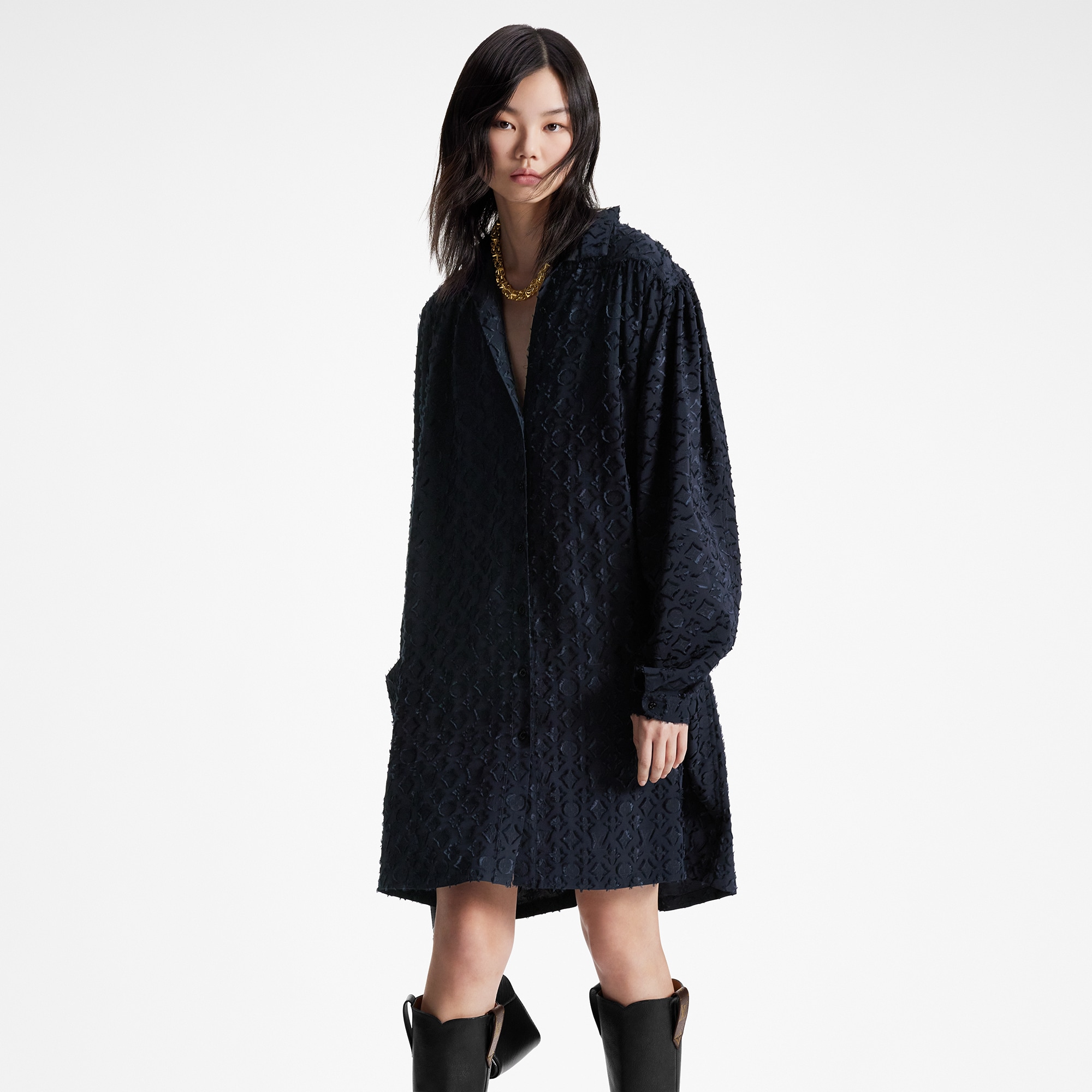  Ready to Wear Vestidos Vestido camisero con Monograma en fil coupé | Louis Vuitton ® (Ampliar producto)