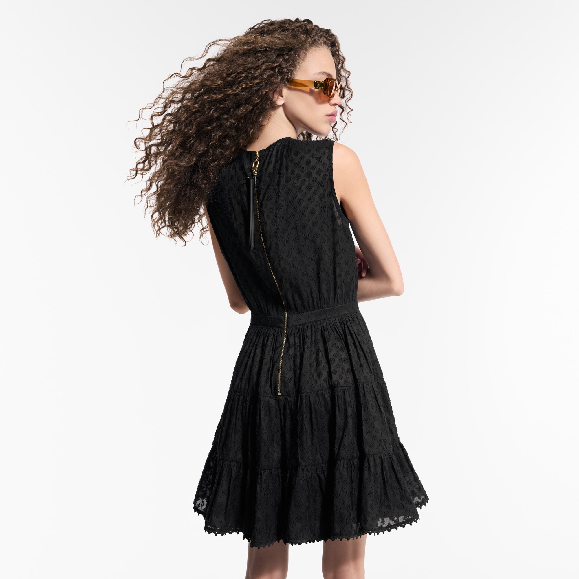  Ready to Wear Vestidos Vestido Monograma a capas en fil coupé | Louis Vuitton ® (Ampliar producto)